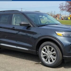 New 2024 Ford Explorer XLT 4WD