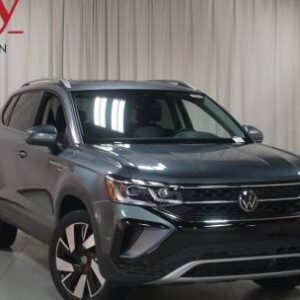 New 2024 Volkswagen Taos SEL 4MOTION