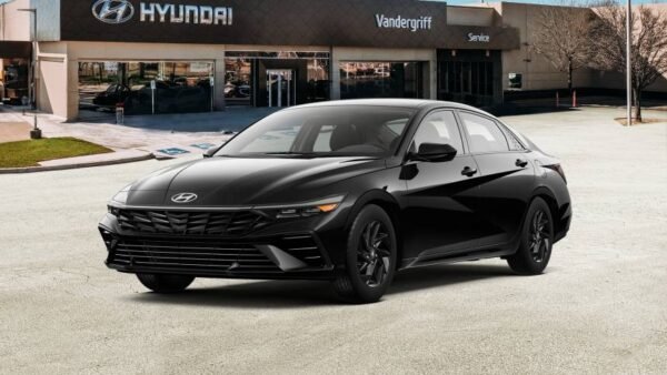 New 2024 Hyundai Elantra SEL IVT