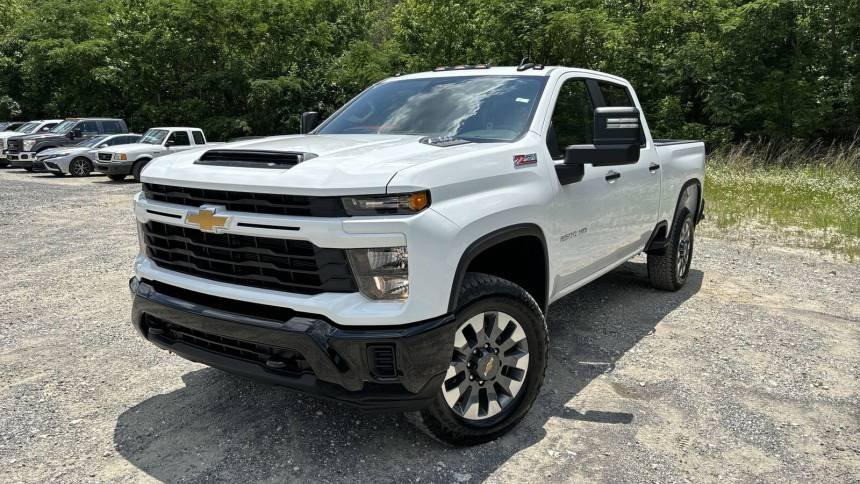 New 2024 Chevrolet Silverado 2500HD Custom Crew Cab Standard Bed 4WD