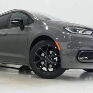 New 2024 Chrysler Pacifica Touring L FWD