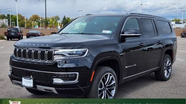 New 2023 Jeep Wagoneer L Series III 4WD