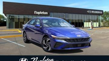 New 2024 Hyundai Elantra SEL IVT