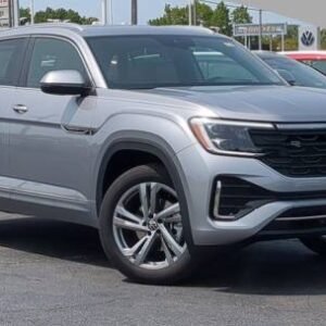 New 2024 Volkswagen Atlas Cross Sport SEL R-Line 4MOTION