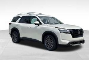 New 2024 Nissan Pathfinder SL 4WD