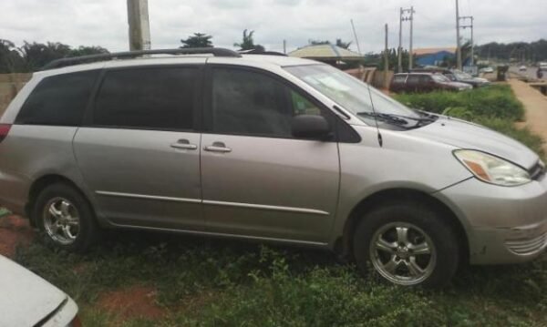 Toyota Siena 2004 model 4 sale