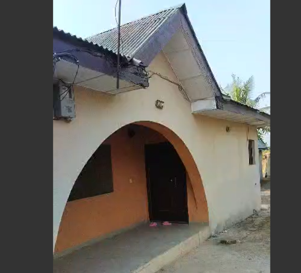 Hot Deals🔥🔥🔥Three bedroom flat in Ogun State