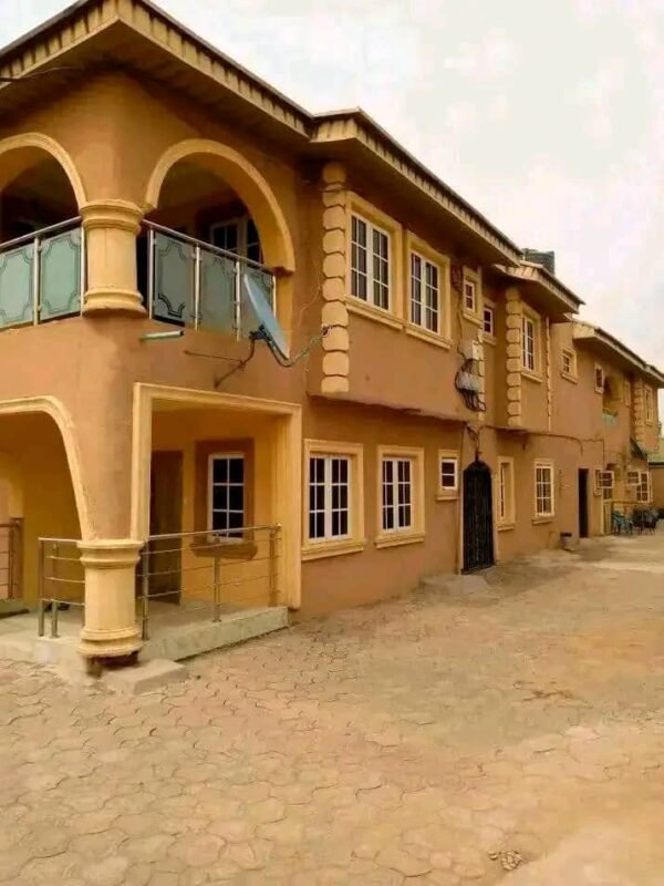 Hot Deal🔥🔥🔥 5-bedroom flats in Abule Egba, Lagos